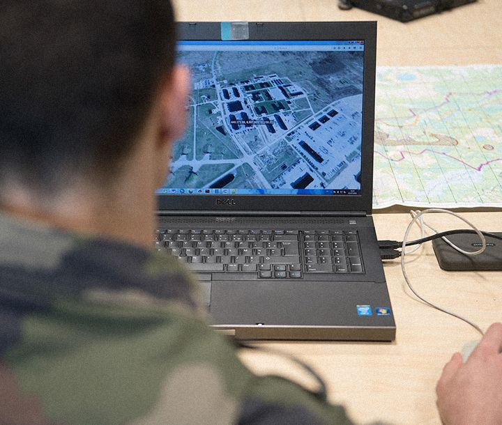 Spécialité armée de Terre : Spécialiste expert imagerie domaine Renseignement 