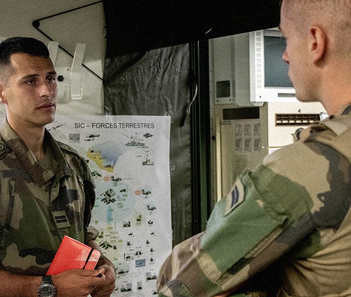 Spécialité armée de Terre : Officier sous contrat d'encadrement Informatique & Télécoms domaine  Informatique et Télécomunications 