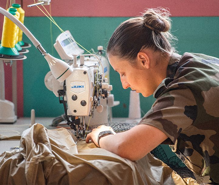 Spécialité armée de Terre : Réparateur parachutes domaine Maintenance