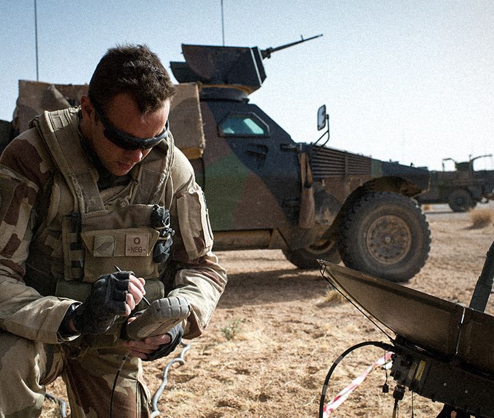 Spécialité armée de Terre : TECHNICIEN TÉLÉCOMS domaine  Informatique et Télécomunications 